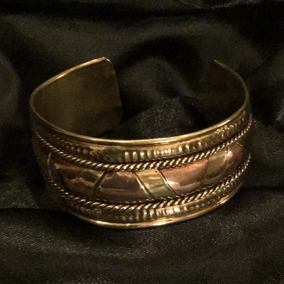Tri colored Metal Bracelet - Picture 2 of 3